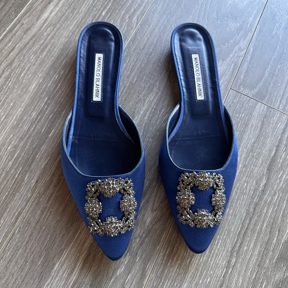 Manolo Blahnik Hangisi Satin Mule